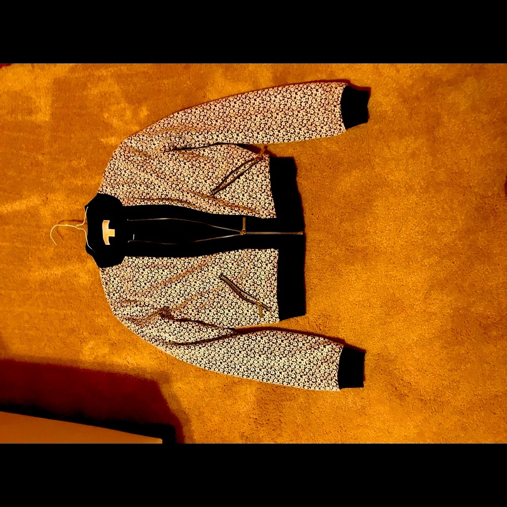 MIchawl Kors  Display Model Light  Weight Jacket
